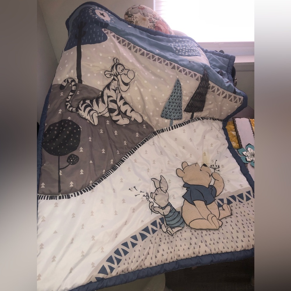 Lambs and ivy crib comforter